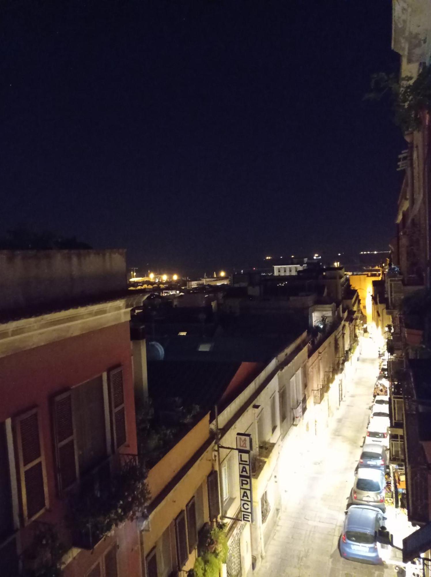 Central Moon Cagliari Vista Mare Δωμάτιο φωτογραφία