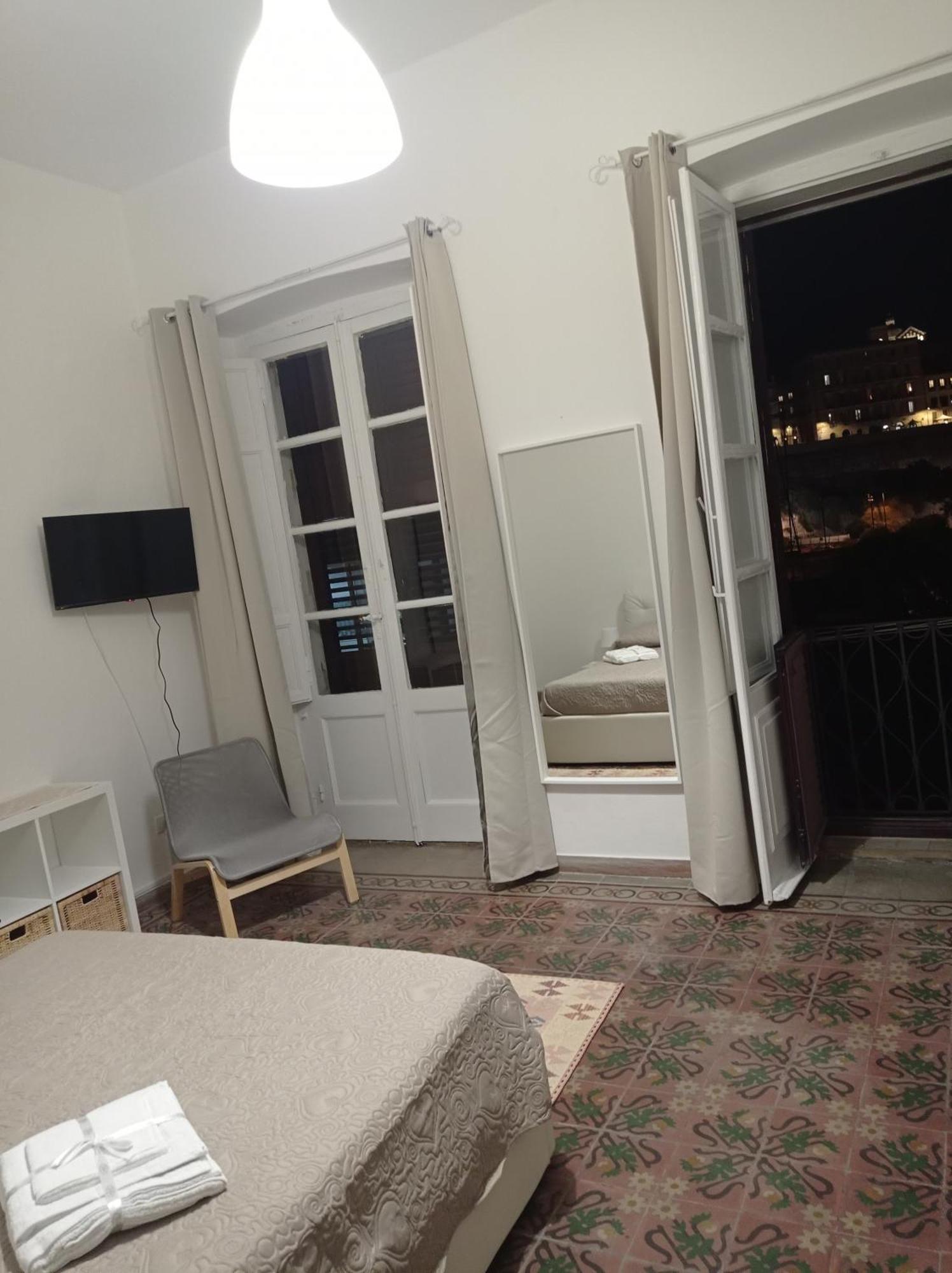 Central Moon Cagliari Vista Mare Δωμάτιο φωτογραφία